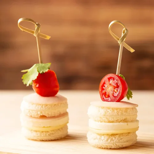 Vista 6 de 1200 piezas de palillos de cóctel de bambú, palillos de dientes elegantes para aperitivos, palos de cóctel de 4.13 pulgadas con nudo para bebidas