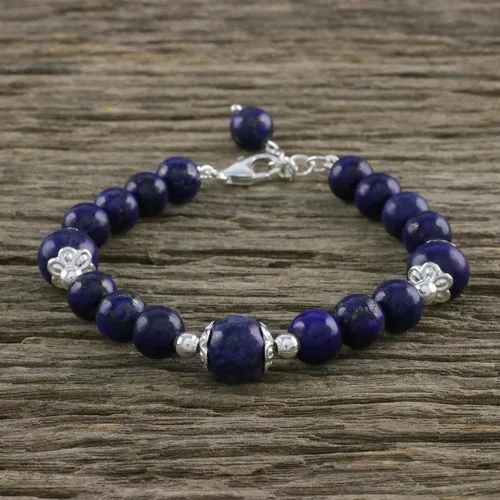 Vista 4 de NOVICA Lapislázuli Plata de ley 925 pulsera con abalorio, 7.75," "Deep floral