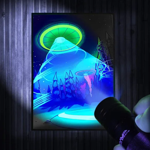 Vista 4 de MVP Disc Sports Eclipse Linterna UV Glow Disco de Golf Luz de Carga - Compacto