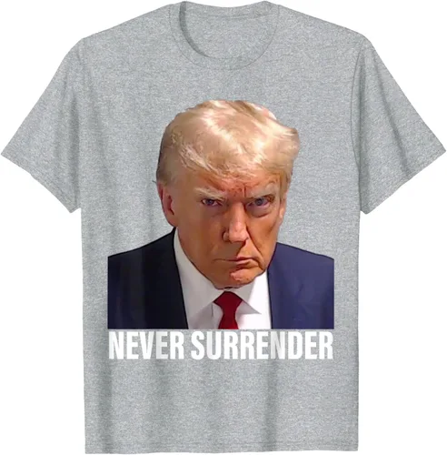 Vista 40 de Camiseta Pro Trump Mugshot Never Surrender para hombre y mujer, Negro