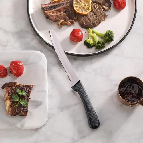 Vista 5 de New Star Foodservice Cuchillo para carne de acero inoxidable con mango de plástico, hoja dentada redondeada de 4.5 pulgadas, juego de 12