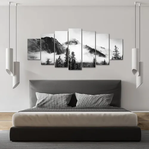 Vista 4 de NutArtPic 7 piezas de lienzo de bosque brumoso, arte de pared, diseño de montaña brumosa en blanco y negro, pintura enmarcada del parque nacional