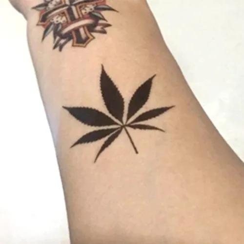 Vista 4 de 100 hojas de tatuajes temporales para mujeres y niños, flores, luna, escorpión, pluma, tigre, cicatriz de tatuajes para adolescentes