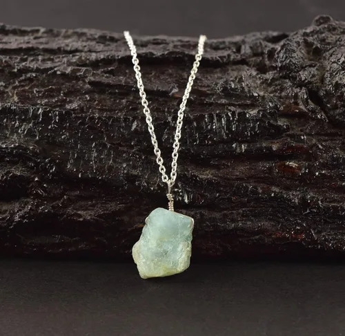 Vista 4 de Collar de aguamarina cruda collar chapado en plata cristal de piedras preciosas ásperas piedra curativa piedra natal de marzo capas novia regalo