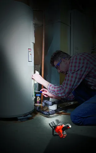 Vista 5 de Black+Decker - Foco reflector Led de lumen recargable a prueba de agua