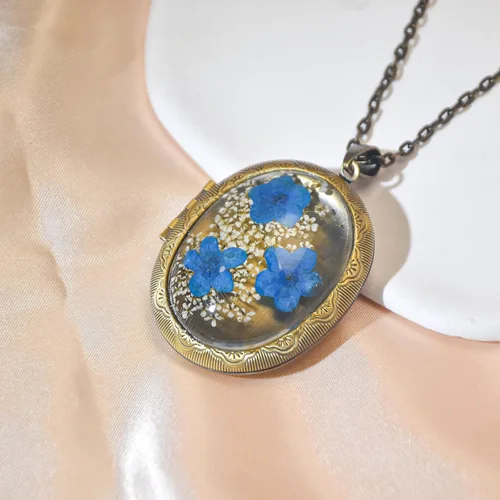 Vista 92 de Collar de flores silvestres prensadas con encaje de Forget-Me-Not y Queen Anne Collar de flores prensadas de oro Collares hechos a mano