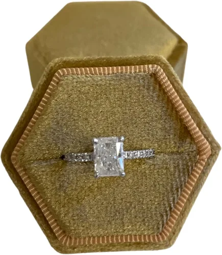 Vista 8 de Caja de anillo hexagonal de terciopelo, 1 ranura para compromiso y ceremonia de boda, exhibición plana y almacenamiento (azul claro)