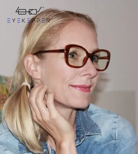 Vista 3 de Eyekepper Lentes de computadora para mujer, de gran tamaño, bloqueo de luz azul, rayas marrones +3.00