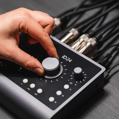 Vista 4 de Interfaz de audio USB-C Audient iD24