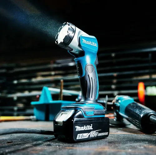 Vista 5 de Makita Linterna L.E.D. inalámbrica de iones de litio DML802 18V LXT con herramienta desnuda