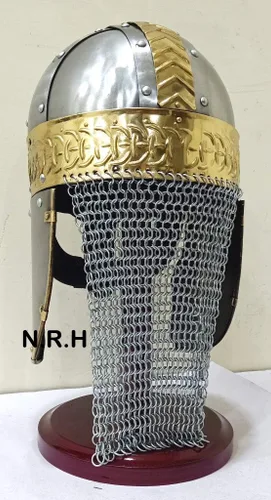 Vista 3 de Casco medieval Norman Viking Armor Casco plateado Espectáculo Armadura Casco W/Soporte de madera Diseño de latón