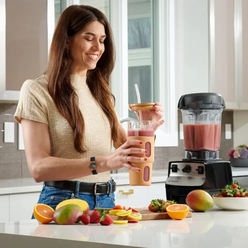 Vista 5 de Vaso de vidrio para beber de 32 onzas con tapa de bambú y popote – Funda de silicona – Se adapta a portavasos de automóvil – Vaso de batido Boba