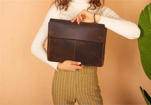 Vista 2 de Carpeta de cuero, organizador de carpetas de archivos de cuero de grano completo, portafolio para hombres, funda de cuero espaciosa para portátiles