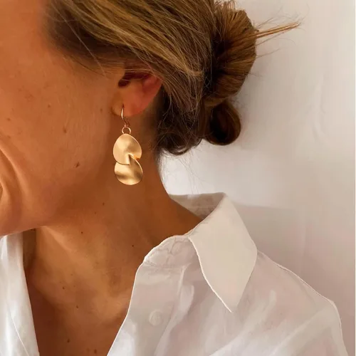 Vista 2 de Aretes de aro chapados en oro de 14 quilates, delicados aretes de aro de perlas, disco de moneda, estrella de mar, lágrima, círculo, aretes