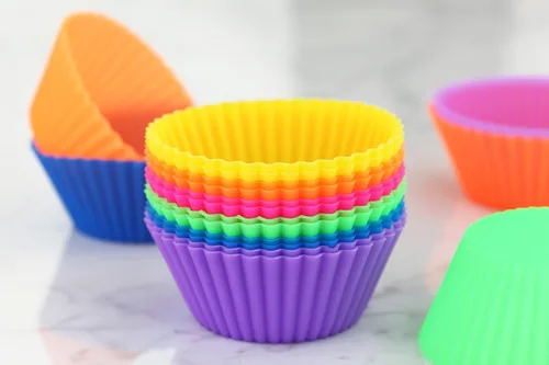 Vista 7 de New Star Foodservice 44270 Vasos de silicona reutilizables para hornear y forros para cupcakes, juego de 24