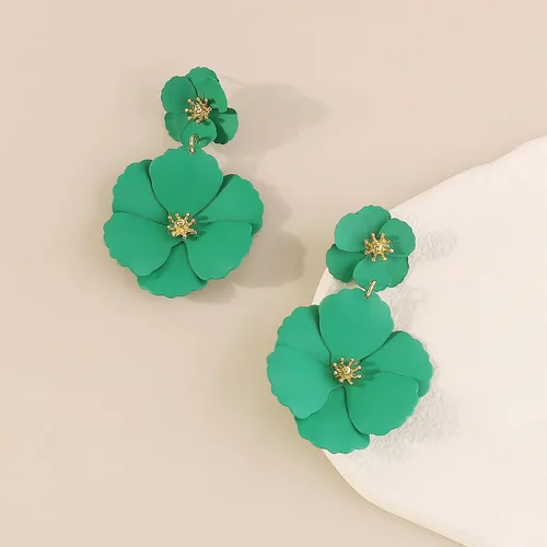 Vista 6 de Mintolex Aretes de flores de playa de verano para mujeres y niñas, aretes colgantes de doble flor bohemios, aretes colgantes de pétalos florales
