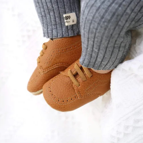 Vista 2 de Zapatos para bebés niños y niñas, suela suave, mocasines Oxford, zapatos de cuna para recién nacidos, zapatos antideslizantes para uniforme de boda