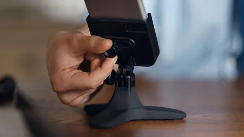 Vista 5 de WeatherTech DeskFone - Soporte universal para teléfono celular de escritorio (perillas metálicas negras)