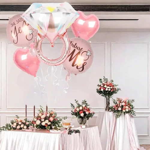 Vista 6 de Juego de 5 globos de papel de aluminio de corazón rosa para el día de San Valentín: anillo de diamantes, «She Said Yes», «Future Mrs», corazones