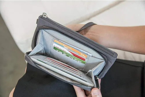 Vista 4 de Travelon Cartera de embrague de teléfono con bloqueo RFID para mujer Cartera de embrague para teléfono con bloqueo RFID