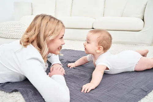 Vista 7 de CottCare Mantas envolventes de muselina para bebés para niños y niñas, paquete de 4 unidades, transpirables y agradables al tacto, mantas Verde