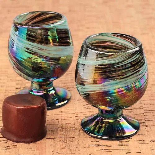 Vista 3 de Vasos de Chupito de Tequila Auténticos Mexicanos Soplados a Mano - Juego de 4 - 2 oz - Mini Vasos de Coñac - Base Pesada - Coñac (Aurora Boreal)