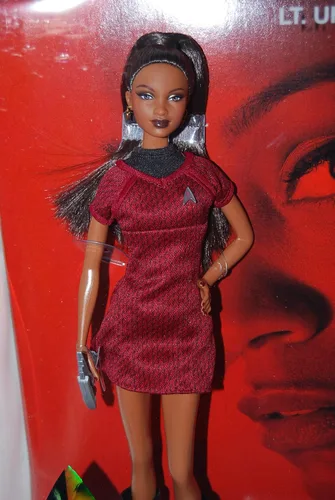 Vista 2 de Barbie Star Trek Lt. Uhura AA vestido rojo y negro encantador