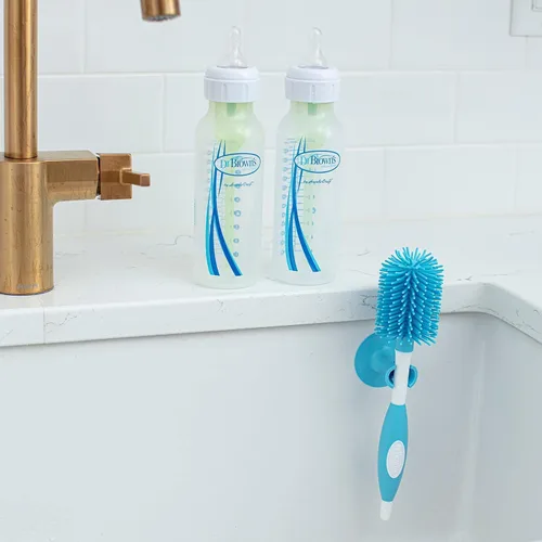 Vista 8 de Cepillo de limpieza para biberones Dr. Brown's Soft Touch sin rayones con limpiador de pezones, soporte y clip de almacenamiento, libre de BPA