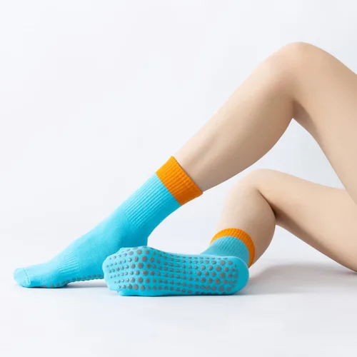 Vista 4 de Yoga Pilates Socks with Grips for Women Non Slip Color Blocking Cushioned Crew Socks for Barre Ballet Dance