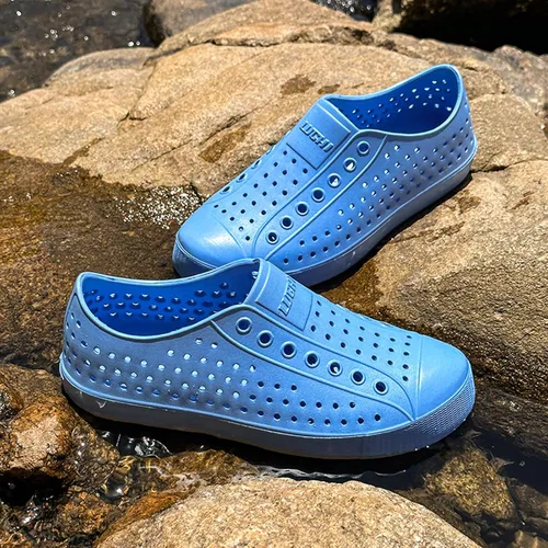Vista 3 de FLIOZY Zuecos de jardín impermeables para hombres y mujeres, zapatos ligeros y transpirables de EVA sin cordones, cómodos y antideslizantes, calzado