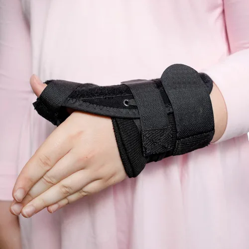 Vista 7 de Brace Direct Férula pediátrica de muñeca para pulgar para niños, inmovilizador de pulgar para esguinces, tendinitis, túnel carpiano, artritis