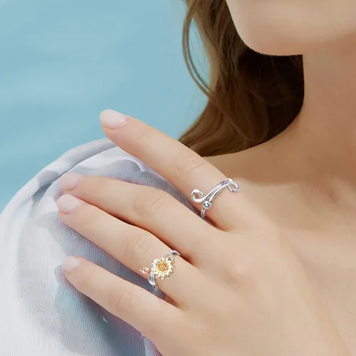 Vista 4 de Sanfenly Juego de 9 anillos antiestrés para la ansiedad para mujeres y hombres cadena fría de acero inoxidable con incrustaciones de luna sol