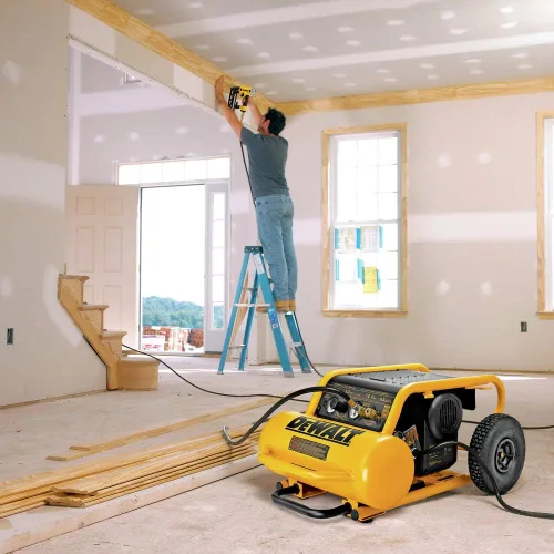 Vista 8 de DEWALT Compresor de aire, 225-PSI máximo, transporte de mano con ruedas, 4-1/2 galones (D55146)