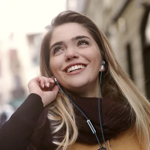 Vista 4 de Auriculares con cable, auriculares intrauditivos con cable, auriculares de medio oído, conector de 0.138 in, auriculares con cable con micrófono