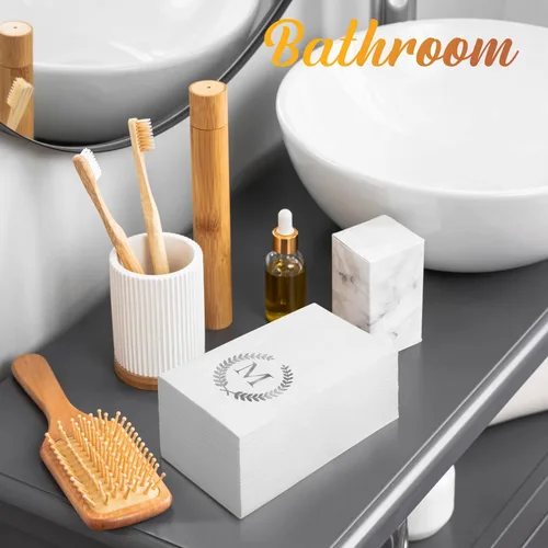Vista 5 de Paquete de 200 servilletas desechables con monograma de papel de aluminio plateado con letra M, servilletas de mano desechables con inicial
