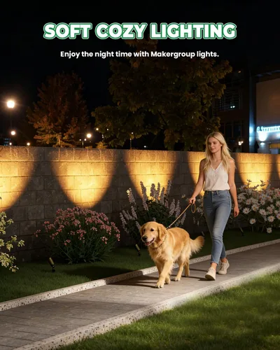 Vista 2 de Luz de paisaje de latón de bajo voltaje, foco sólido para exteriores con bombilla LED MR16 reemplazable de 5 W, 2700 K blanco cálido, iluminación