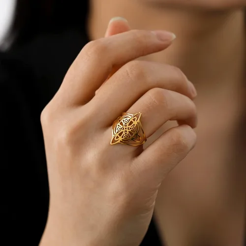 Vista 2 de Anillo de nudo mágico de bruja para mujer, de acero inoxidable, amuleto de nudo celta, amuleto de nudo celta, joyería de regalo