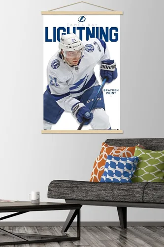 Vista 2 de Trends International NHL Tampa Bay Lightning - Póster de pared Brayden Point Feature Series 23 con marco magnético