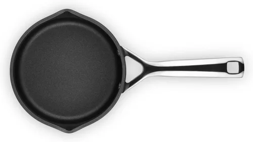 Vista 2 de Le Creuset Cacerola antiadherente endurecida Pro Open con boquillas de doble vertido, 1.7 cuartos de galón.