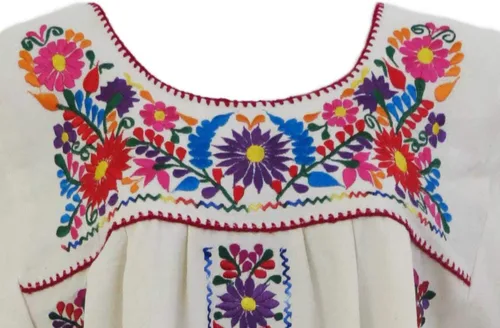 Vista 2 de Vestido bordado mexicano Bella Natural Beige Detalles florales bordados a mano Longitud por debajo de la rodilla 100% algodón de muselina