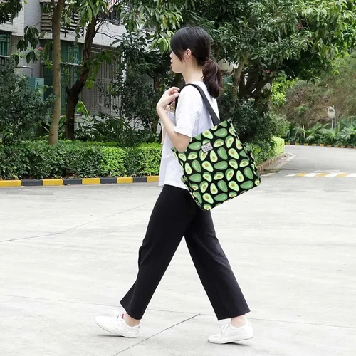 Vista 2 de KAMO - Bolsa de viaje con diseño floral, impermeable, ligera, para senderismo, yoga, gimnasio, natación, viajes, playa