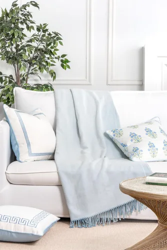 Vista 3 de Hofdeco Premium Manta decorativa costera para sofá de patio, espiga azul bebé con flecos, 52 x 72 pulgadas