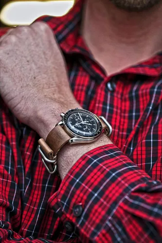 Vista 2 de Da Luca Correa de reloj militar de piel Horween fabricada en Estados Unidos (hebilla mate) 0.709in, 0.787in, 0.866in, 0.945in, 1.024in, Essex Dublin