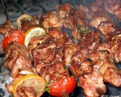 Vista 7 de Paquete de 12 brochetas Kabob para barbacoa, de acero inoxidable, resistentes, grandes, anchas, reutilizables, con mango de anillo antideslizante