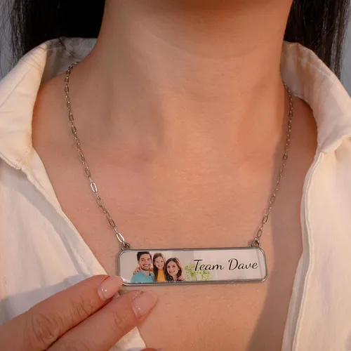 Vista 3 de Petite Boutique Personalized Photo Gift 4k Clear picture quality Print, Customizable Bar Necklace for Cherished Memories Team Photo (Family Photo)