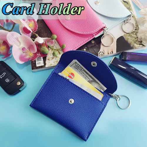 Vista 9 de BATUMEYE Set de regalo para mujer con pompón, cordón para bálsamo labial, tarjetero, silbato, soporte para botella de viaje, botella abierta