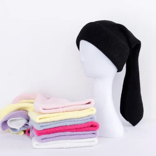 Vista 4 de Gorro de conejo para mujer, lindo conejo de ganchillo, gorro de invierno, cálido gorro de calavera para esquí al aire libre