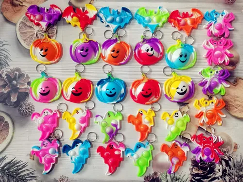 Vista 2 de Paquete de 30 llaveros a granel para Halloween, fantasma, calabaza, araña, murciélago, burbujas, mini llavero, recuerdos de fiesta de Halloween