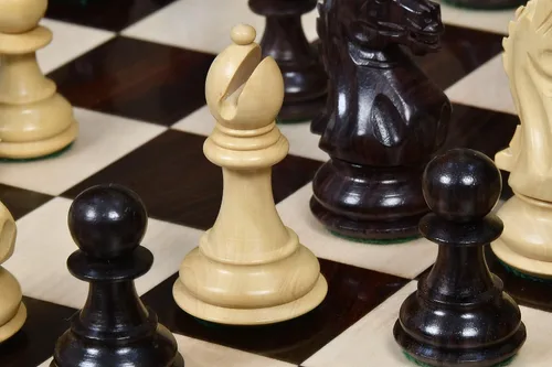 Vista 6 de Fierce Knight Staunton Wooden Chess Pieces – 3.5" King in Indian Rosewood & Boxwood for Tournament and Collector Use