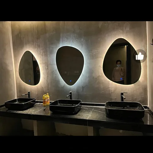 Vista 8 de Espejo de pared irregular sin marco con luz LED, espejo de baño retroiluminado con LED tricolor regulable, espejo de maquillaje asimétrico con gotas